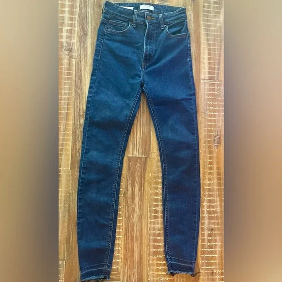 (3/$15) Bershka Skinny Ankle Super High Rise Jeans - Picture 3 of 5